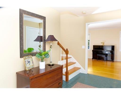 104 Juniper Road Holliston, MA 01746 - Photo 6 of 37