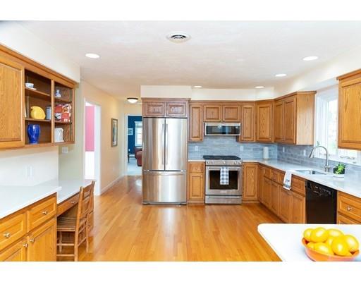 104 Juniper Road Holliston, MA 01746 - Photo 10 of 37