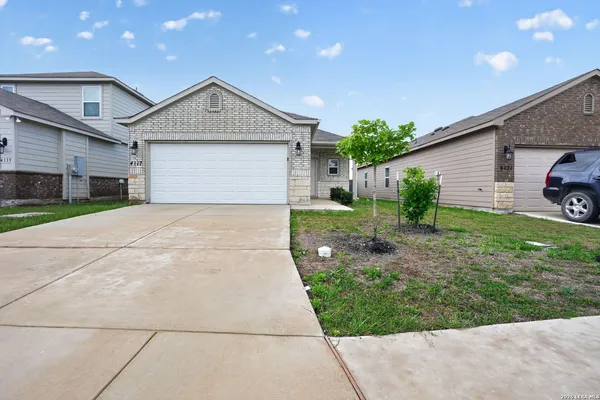 $199,900 | 4117 Asher Alley, St. Hedwig, TX 78152