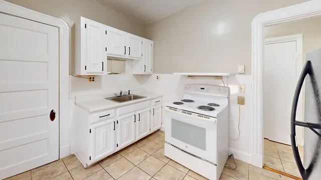 $2,100 | 23 Endicott Avenue, Unit 1F, Revere, MA 02151