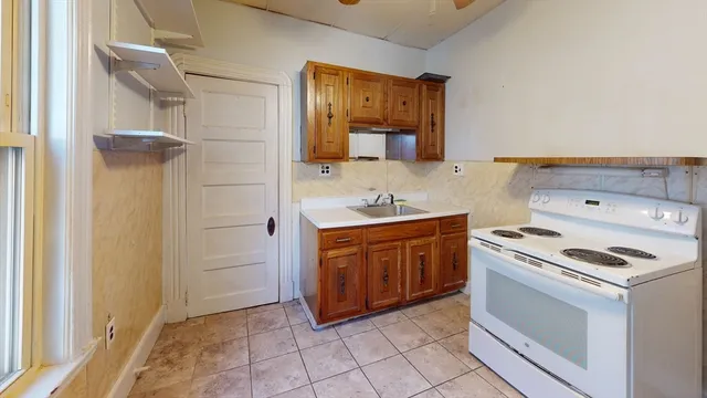 $2,100 | 23 Endicott Avenue, Unit 1F, Revere, MA 02151