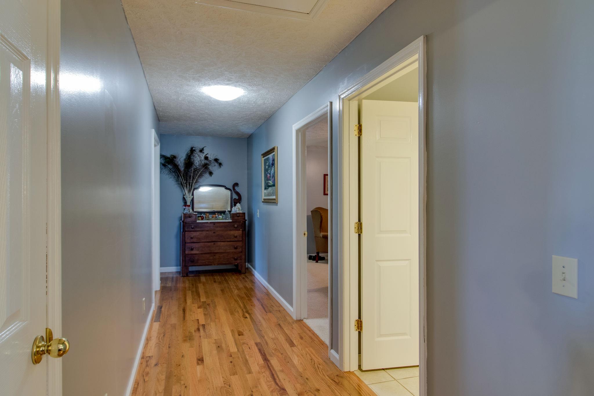 450 Cathey Road Wartrace, TN 37183 - Photo 14 of 30 WIDE HALLWAY