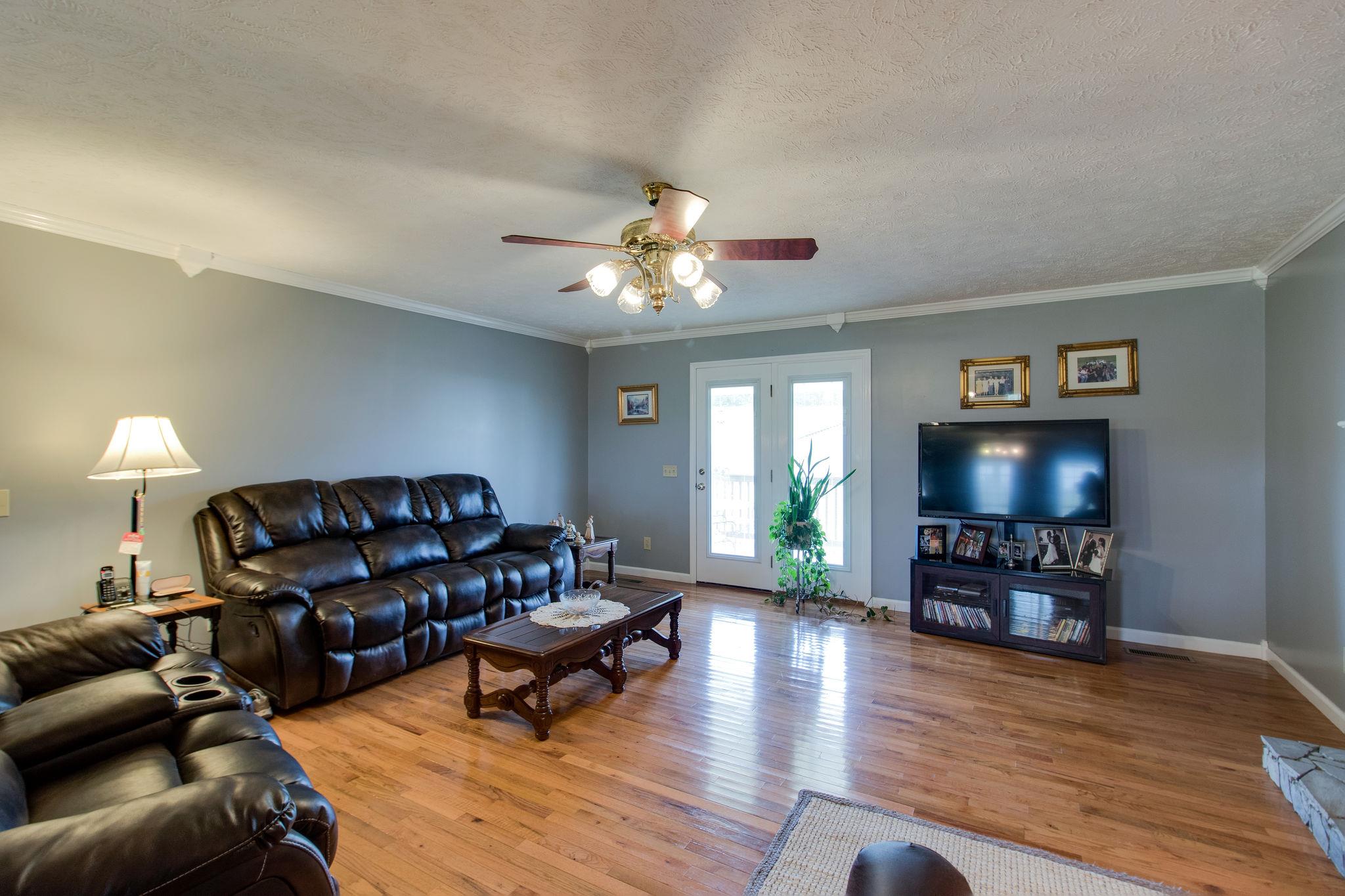 450 Cathey Road Wartrace, TN 37183 - Photo 6 of 30 HARDWOODS, CROWN MOLDING!