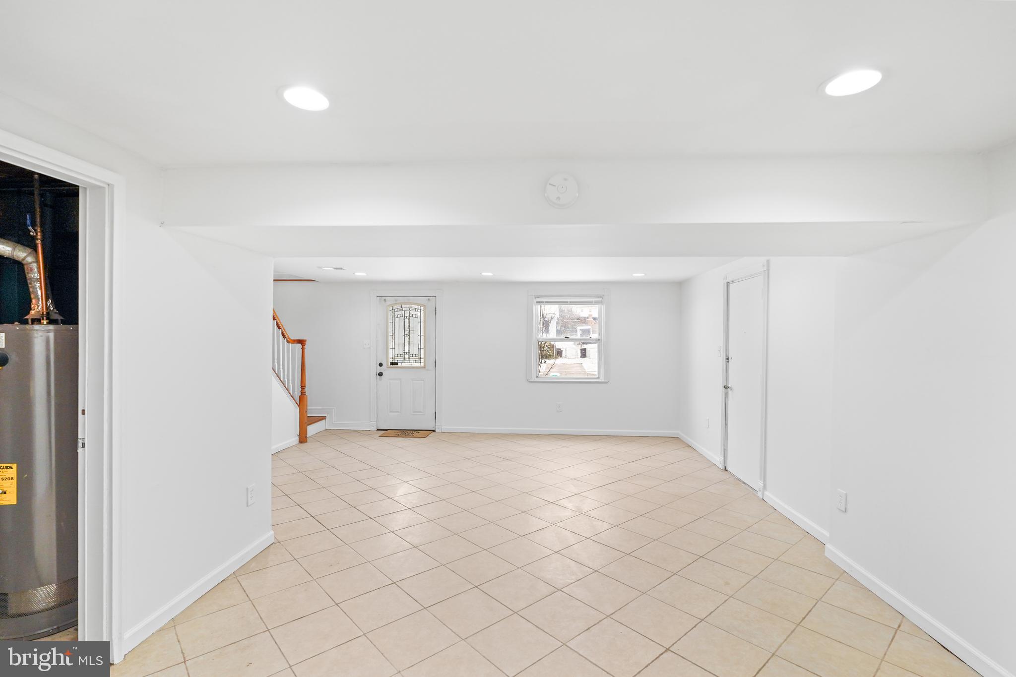 6903 Fawncrest Drive Capitol Heights, MD 20743 - Photo 5 of 36 an empty room with windows