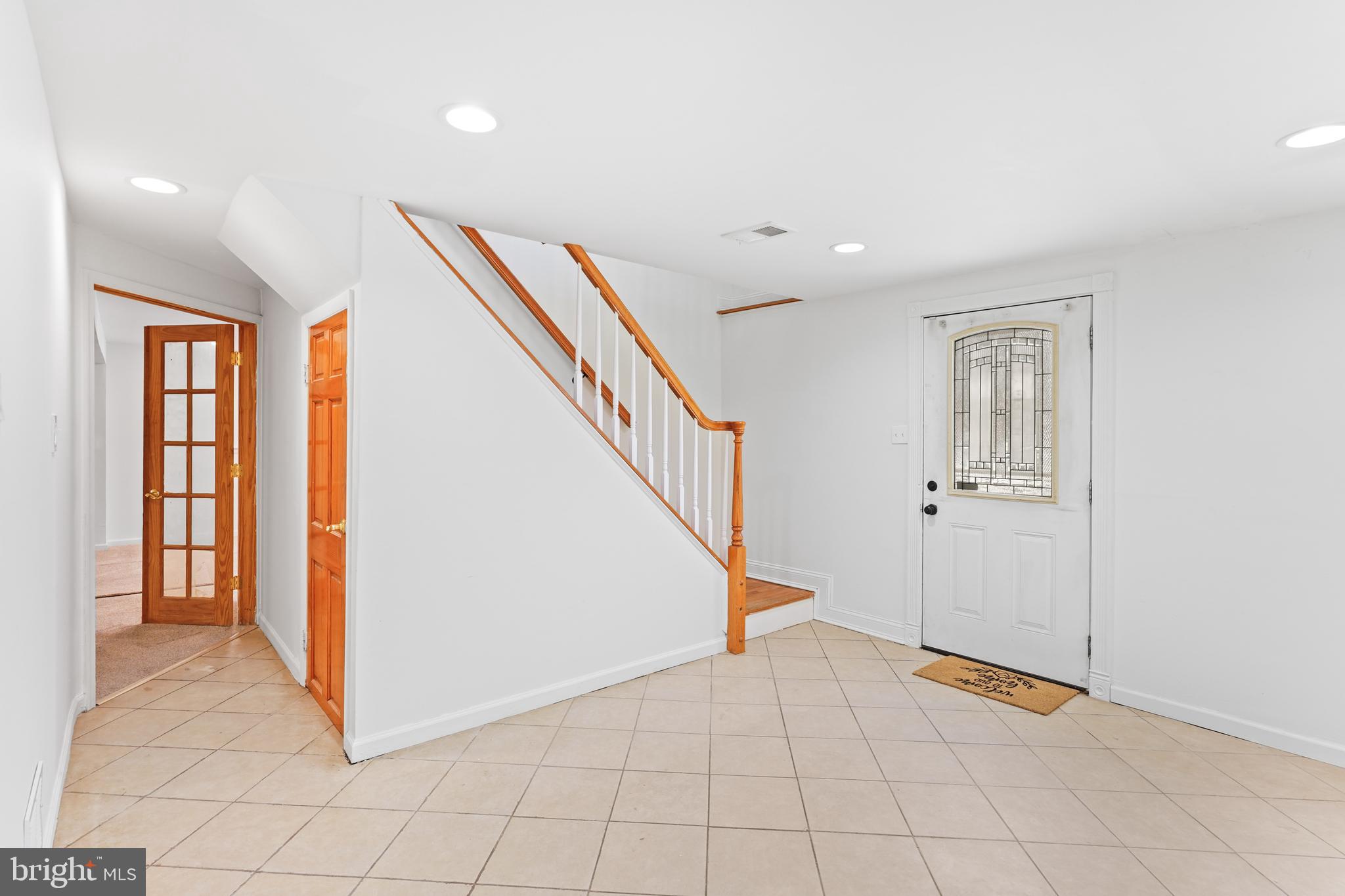 6903 Fawncrest Drive Capitol Heights, MD 20743 - Photo 7 of 36 a view of an entryway with front door