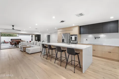 $2,000,000 | 4639 East Osborn Road, Phoenix, AZ 85018