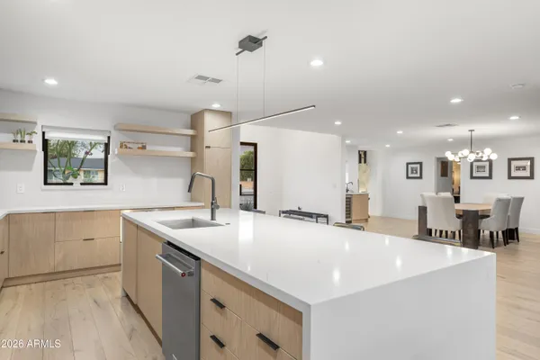 $2,000,000 | 4639 East Osborn Road, Phoenix, AZ 85018