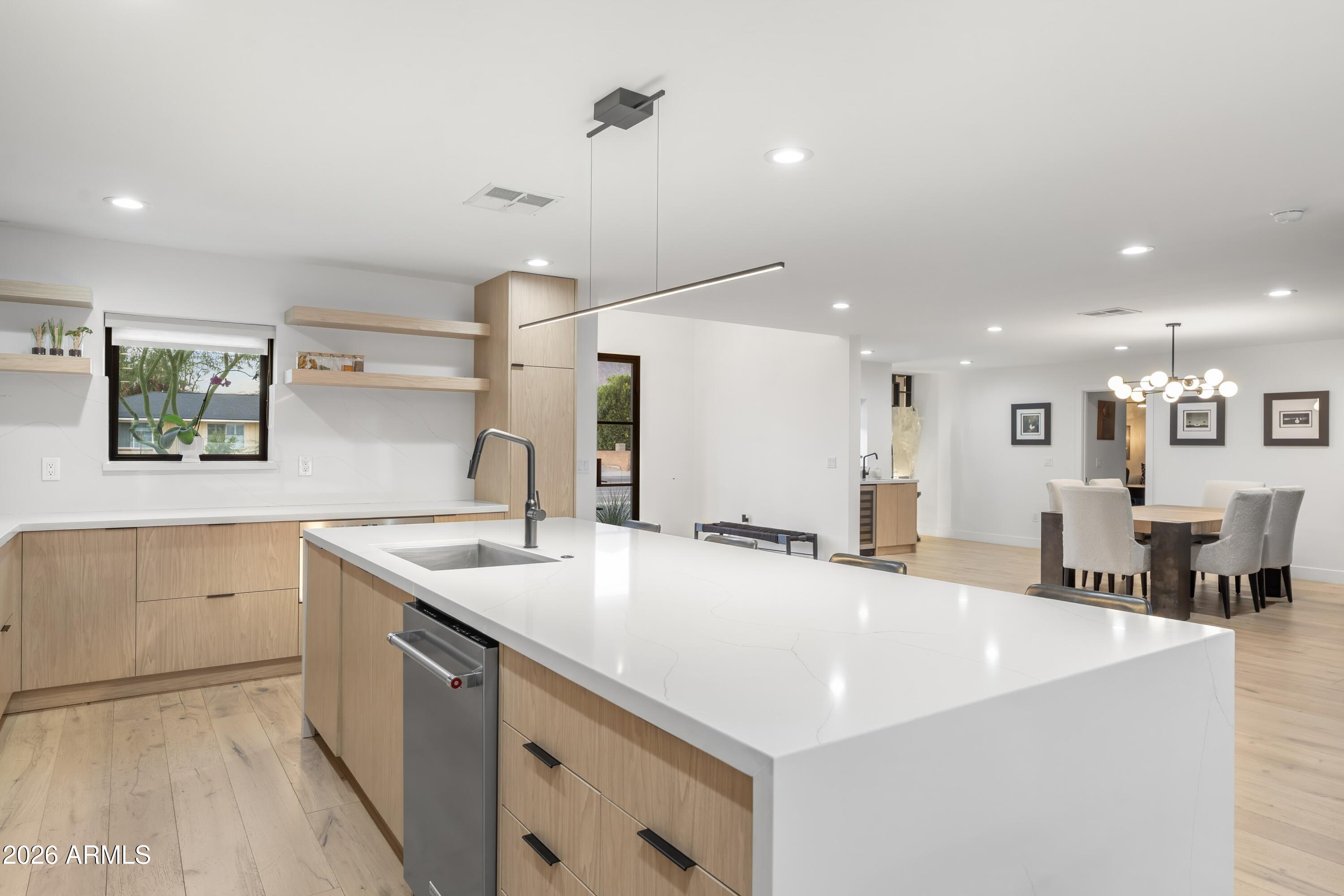 4639 East Osborn Road Phoenix, AZ 85018 - Photo 12 of 58 027_Kitchen