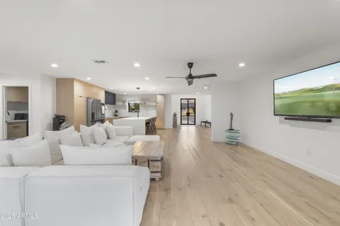 $2,000,000 | 4639 East Osborn Road, Phoenix, AZ 85018