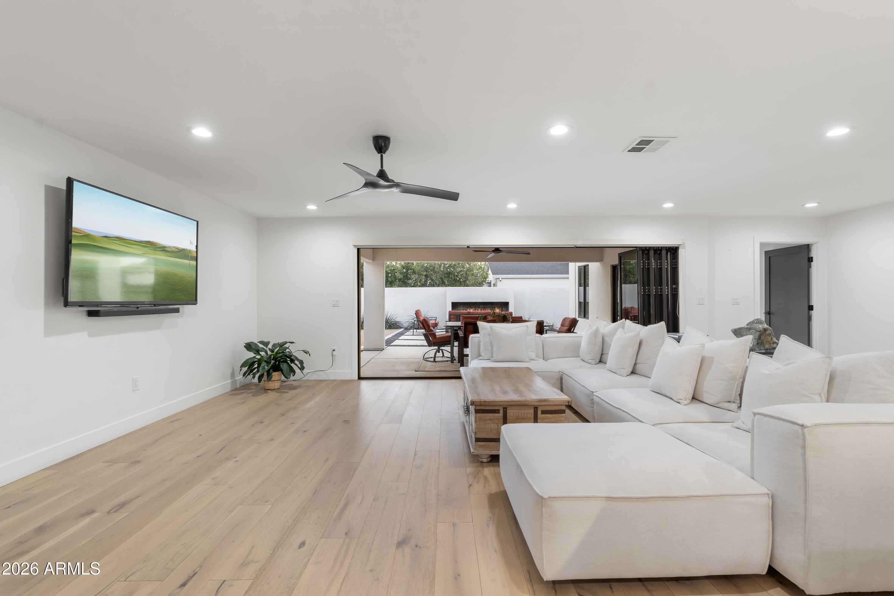 4639 East Osborn Road Phoenix, AZ 85018 - Photo 20 of 58 035_Living Room