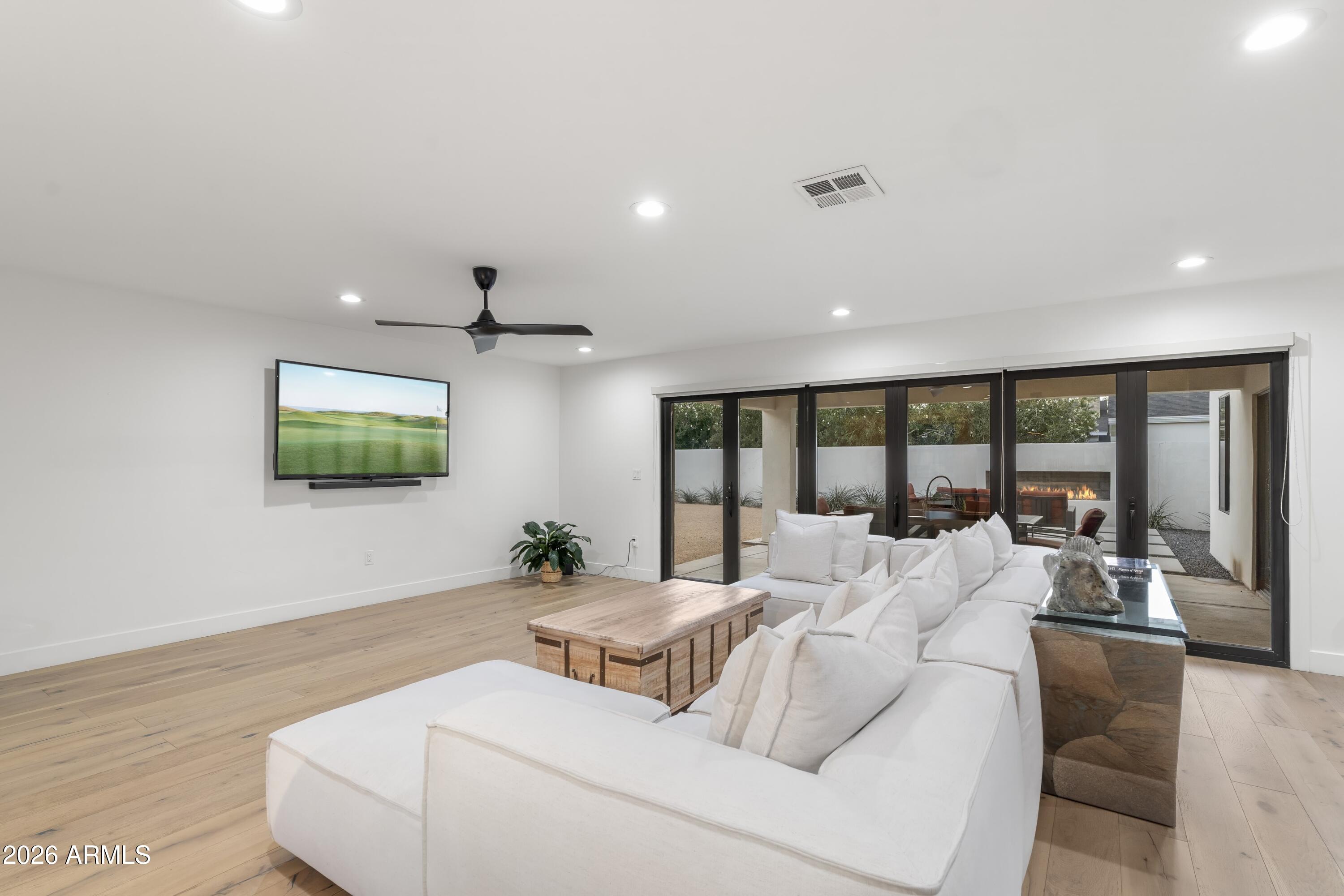 4639 East Osborn Road Phoenix, AZ 85018 - Photo 21 of 58 036_Living Room
