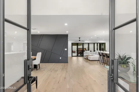 $2,000,000 | 4639 East Osborn Road, Phoenix, AZ 85018