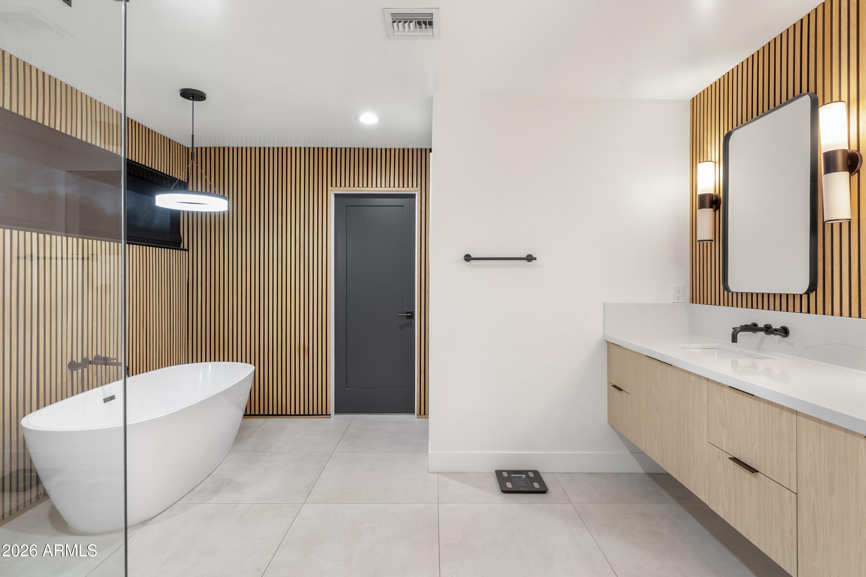 4639 East Osborn Road Phoenix, AZ 85018 - Photo 32 of 58 049_Primary Bathroom