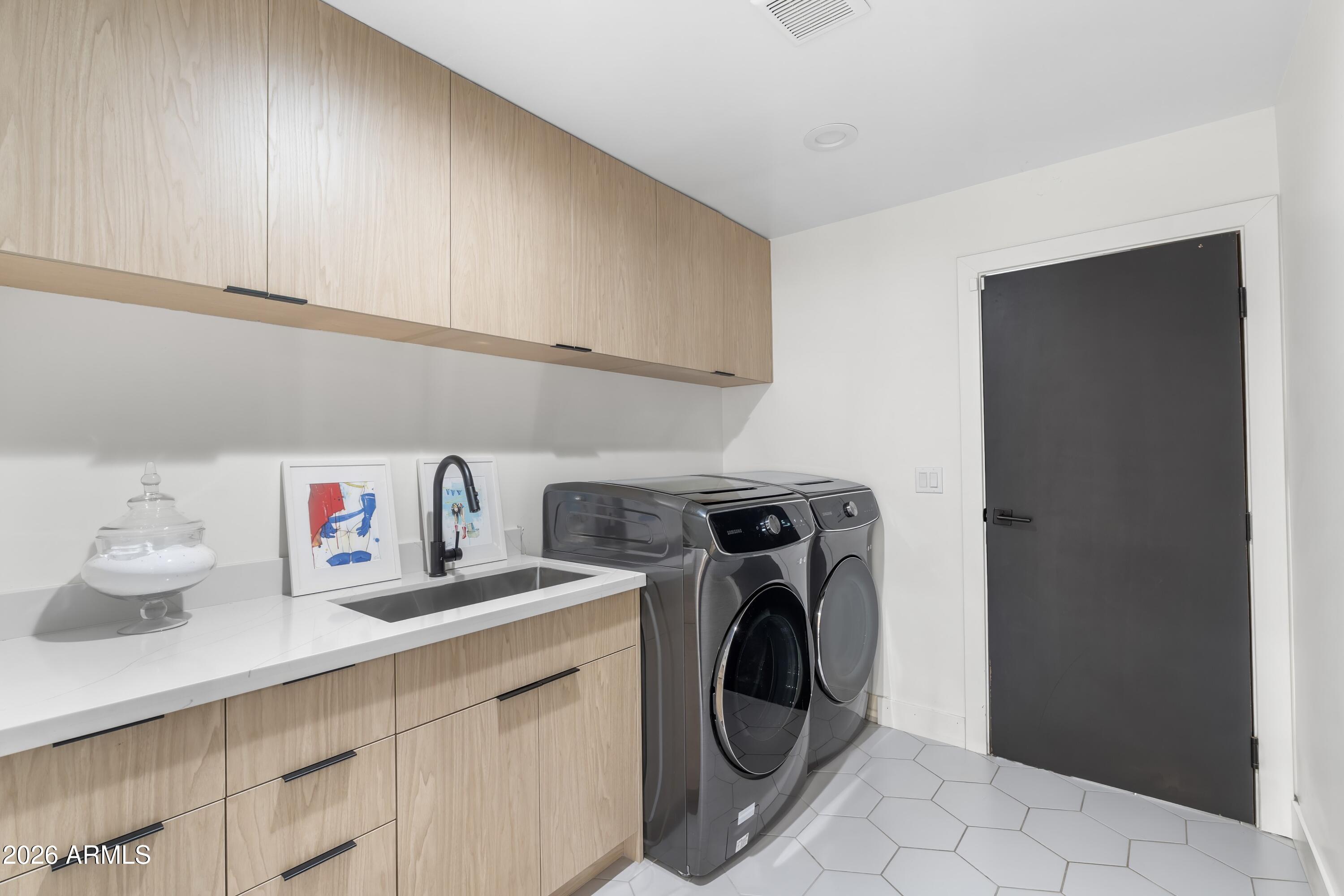 4639 East Osborn Road Phoenix, AZ 85018 - Photo 44 of 58 061_Laundry