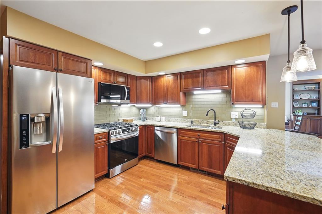 1751 Hassam Road Coraopolis, PA 15108 - Photo 11 of 50 Kitchen