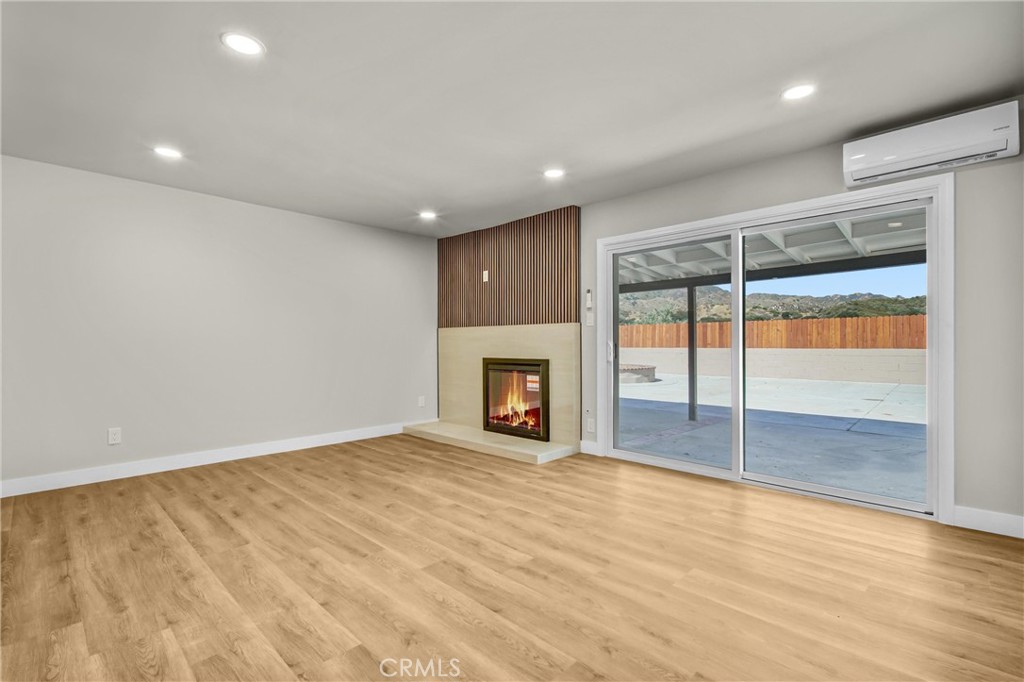 24835 Fourl Road Newhall, CA 91321 - Photo 8 of 26