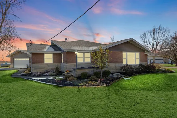 $285,000 | 1271 County Road 500 North, Cissna Park, IL 60924