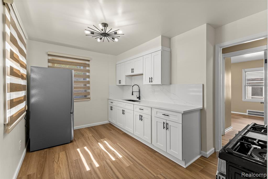 22312 Madison Street Dearborn, MI 48124 - Photo 20 of 47