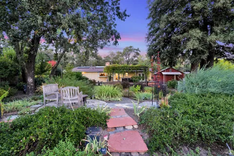 $1,695,000 | 180 Trinity Road, Glen Ellen, CA 95442
