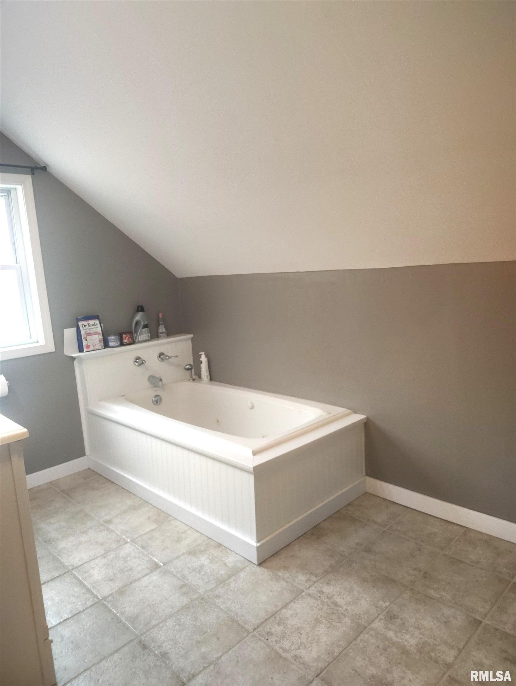 362 East Ash Street Canton, IL 61520 - Photo 41 of 56
