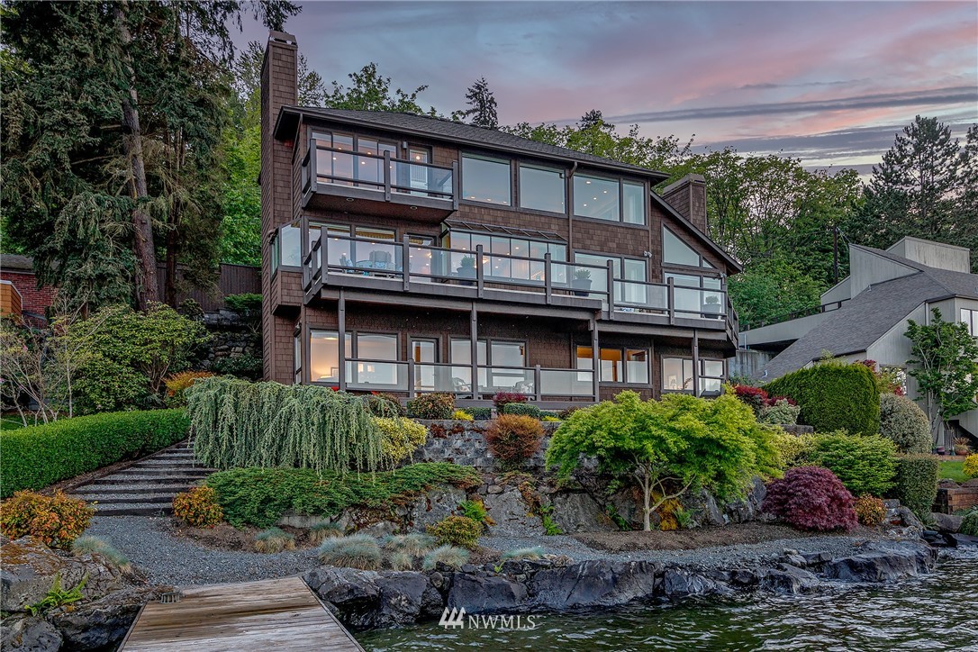 8510 Sand Point Way Northeast Seattle, WA 98115 - Photo 1 of 36 Gallery Image 1