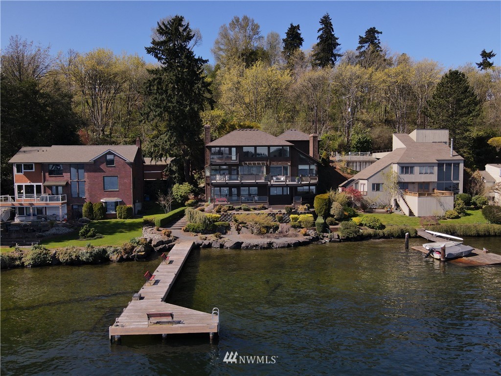 8510 Sand Point Way Northeast Seattle, WA 98115 - Photo 2 of 36 Gallery Image 2