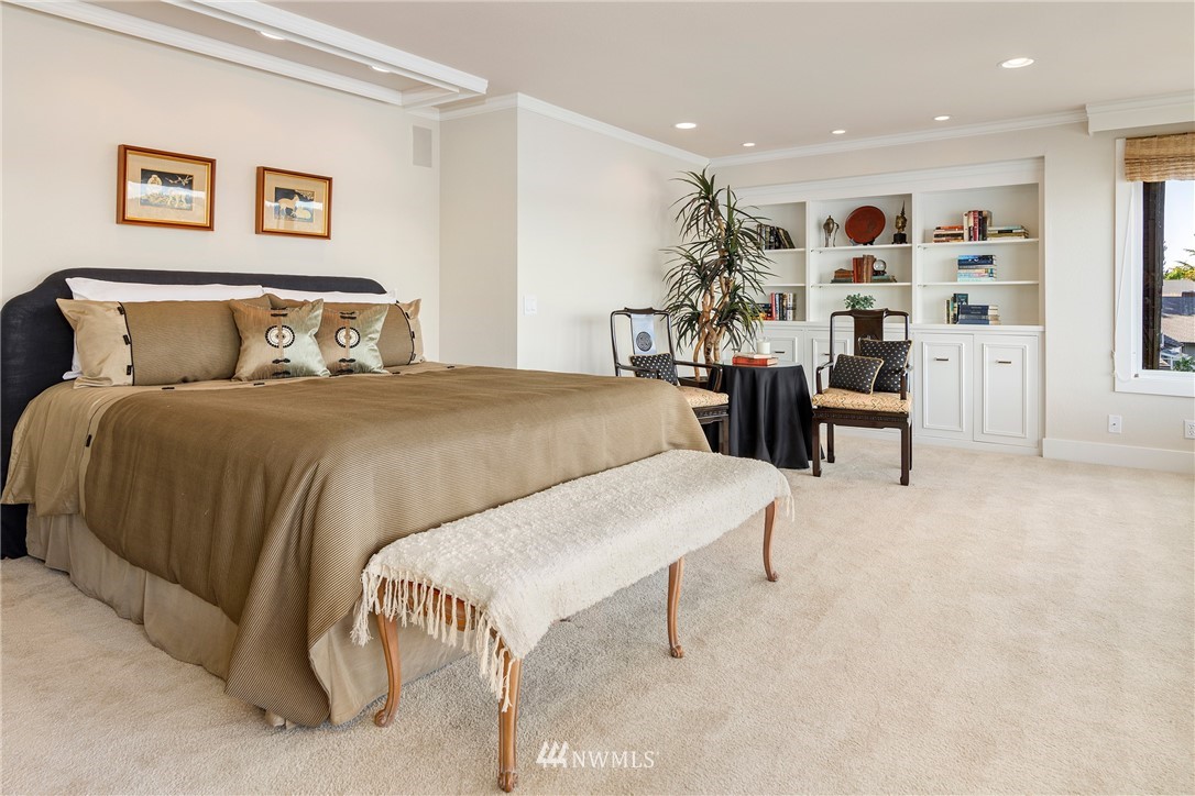 8510 Sand Point Way Northeast Seattle, WA 98115 - Photo 14 of 36 Gallery Image 14