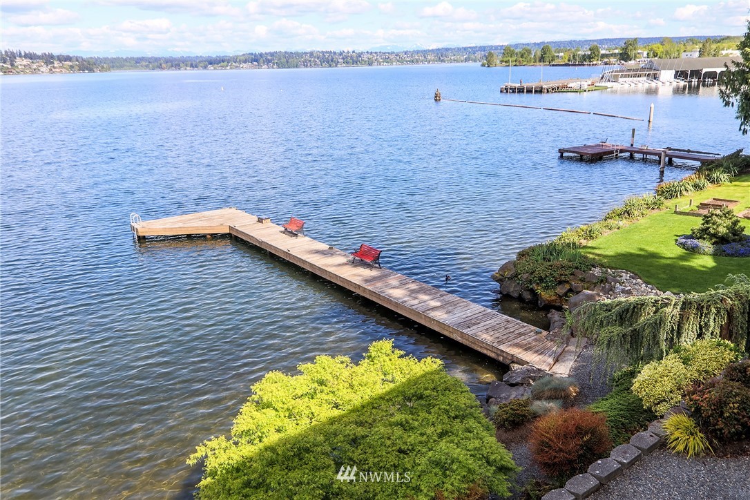 8510 Sand Point Way Northeast Seattle, WA 98115 - Photo 3 of 36 Gallery Image 3