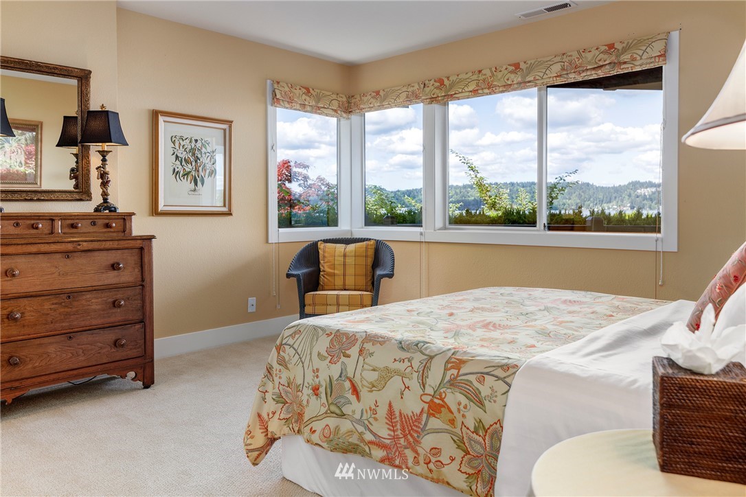 8510 Sand Point Way Northeast Seattle, WA 98115 - Photo 26 of 36 Gallery Image 26