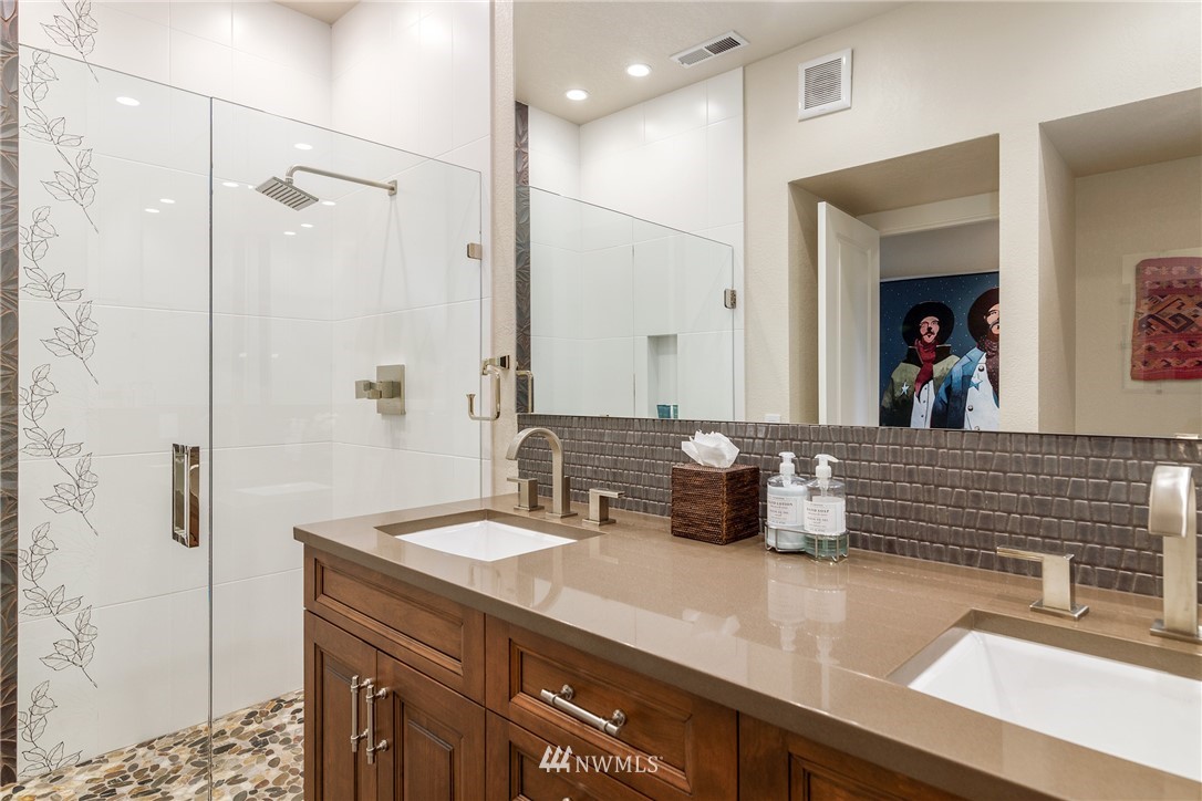 8510 Sand Point Way Northeast Seattle, WA 98115 - Photo 28 of 36 Gallery Image 28