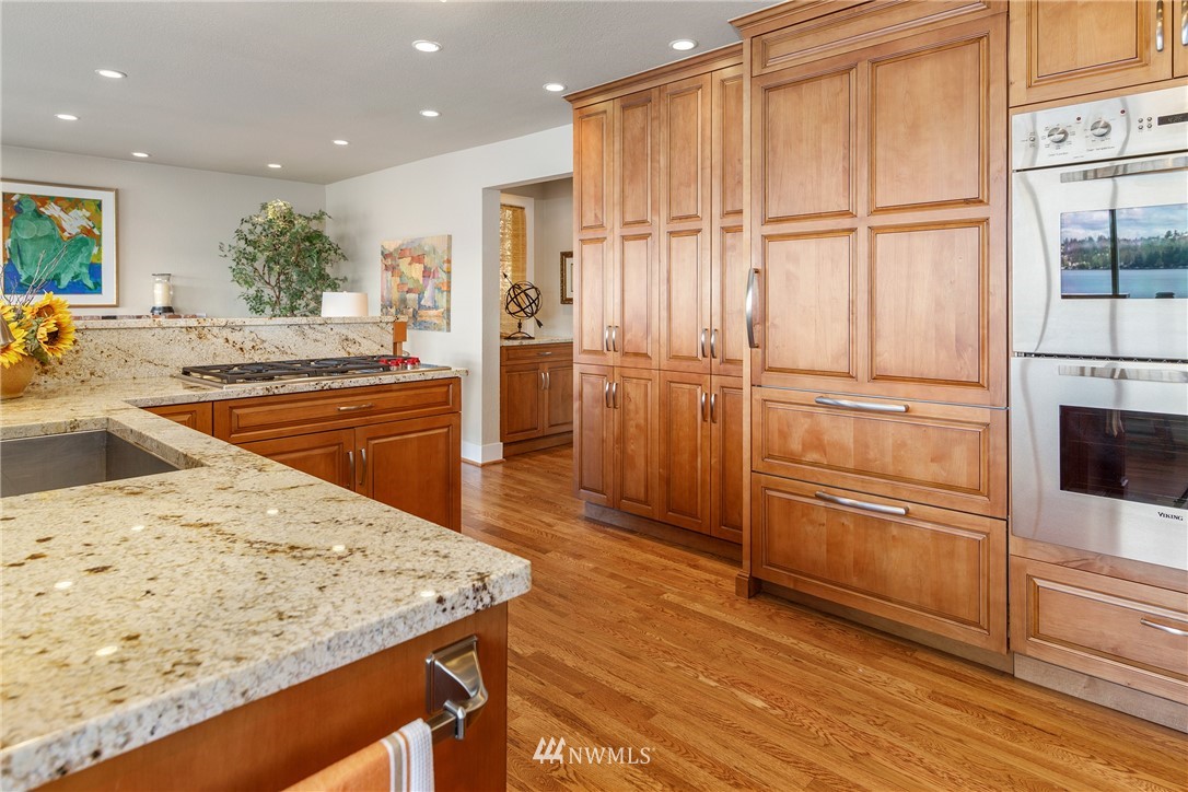 8510 Sand Point Way Northeast Seattle, WA 98115 - Photo 9 of 36 Gallery Image 9