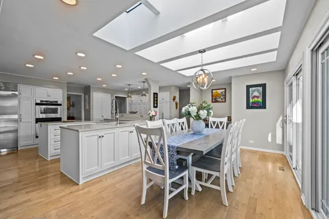 $1,699,000 | 49 Green Bay Road, Lake Bluff, IL 60044