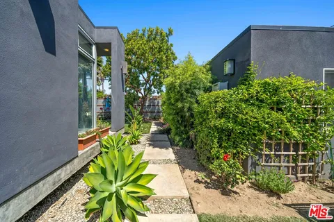 $2,175,000 | 2817 Virginia Avenue, Santa Monica, CA 90404