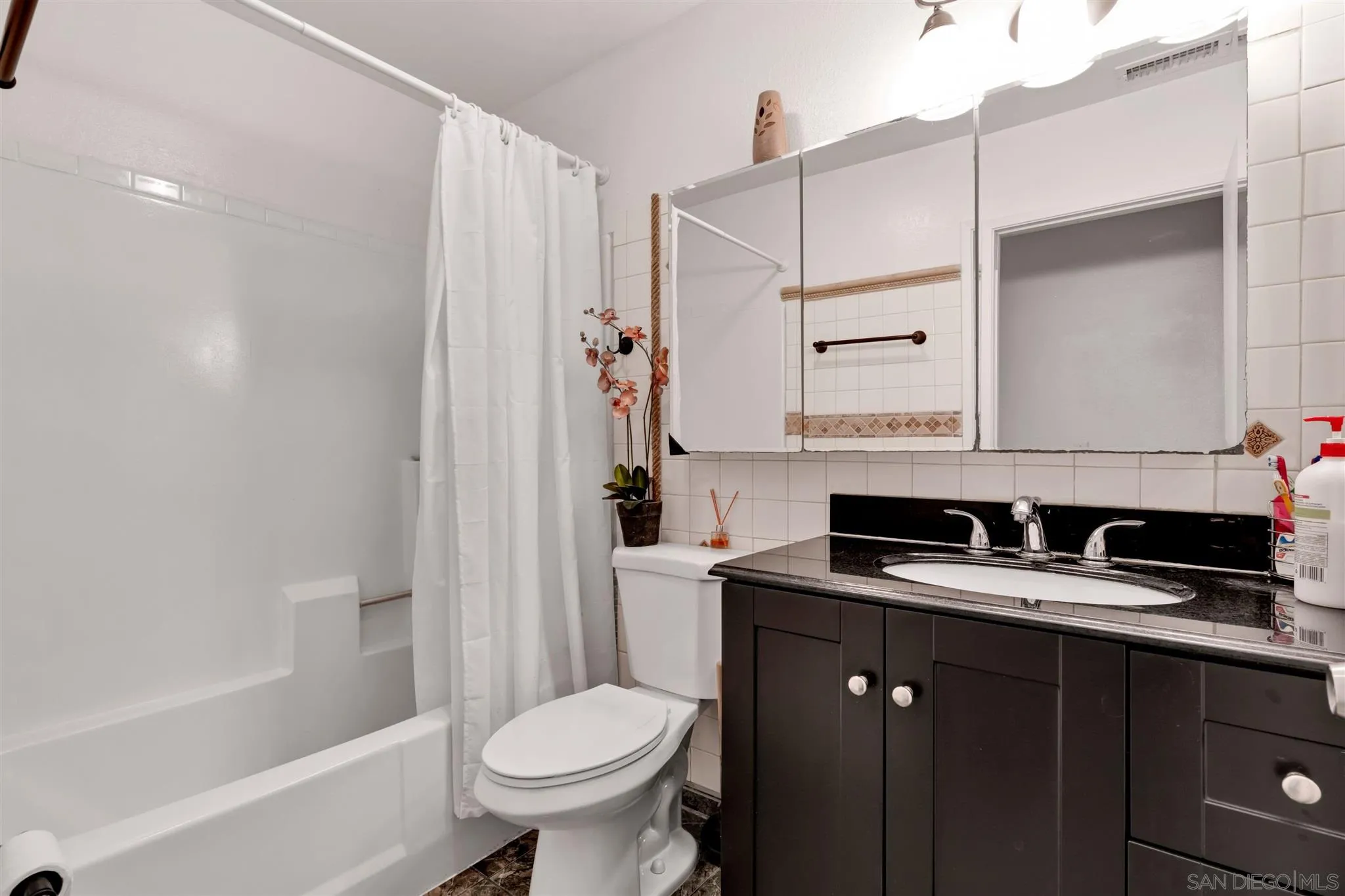 660 Irene Road Oceanside, CA 92057 - Photo 13 of 20 Gallery Image 13