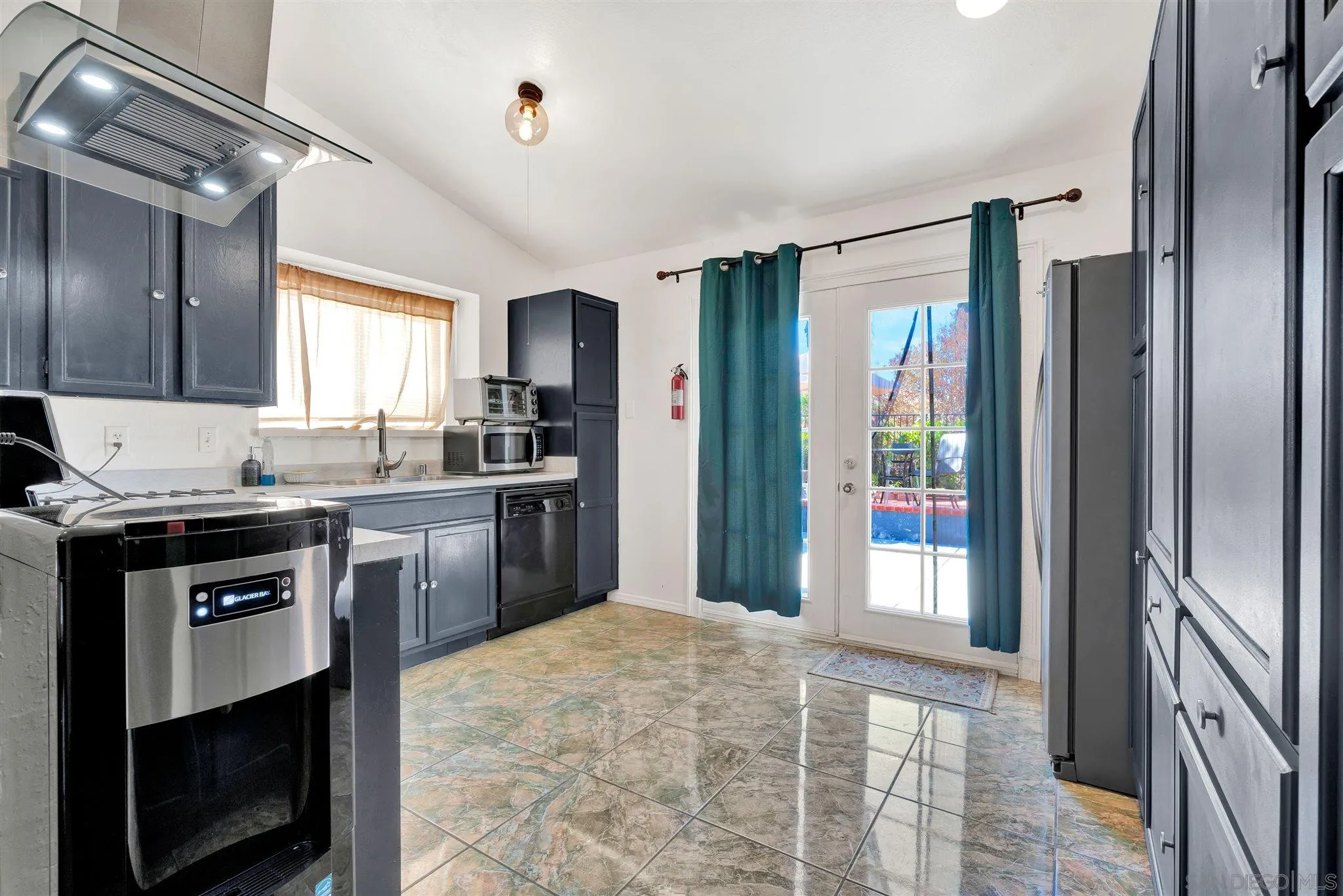 660 Irene Road Oceanside, CA 92057 - Photo 5 of 20 Gallery Image 5