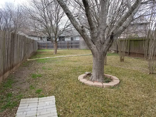 $1,600 | 740 Simonetti Drive, Unit B, Austin, TX 78748