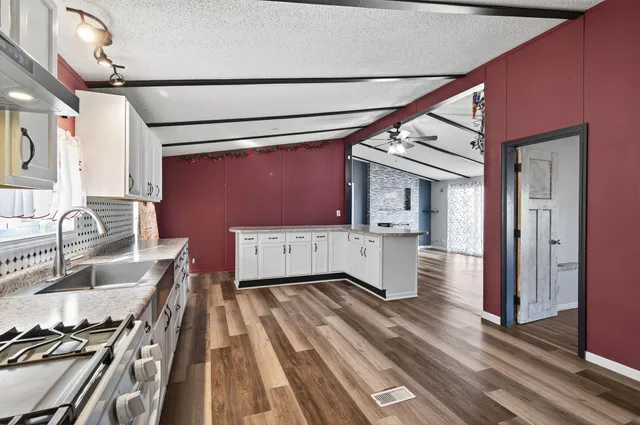 $80,000 | 7436 West Circle Northeast, Fridley, MN 55432