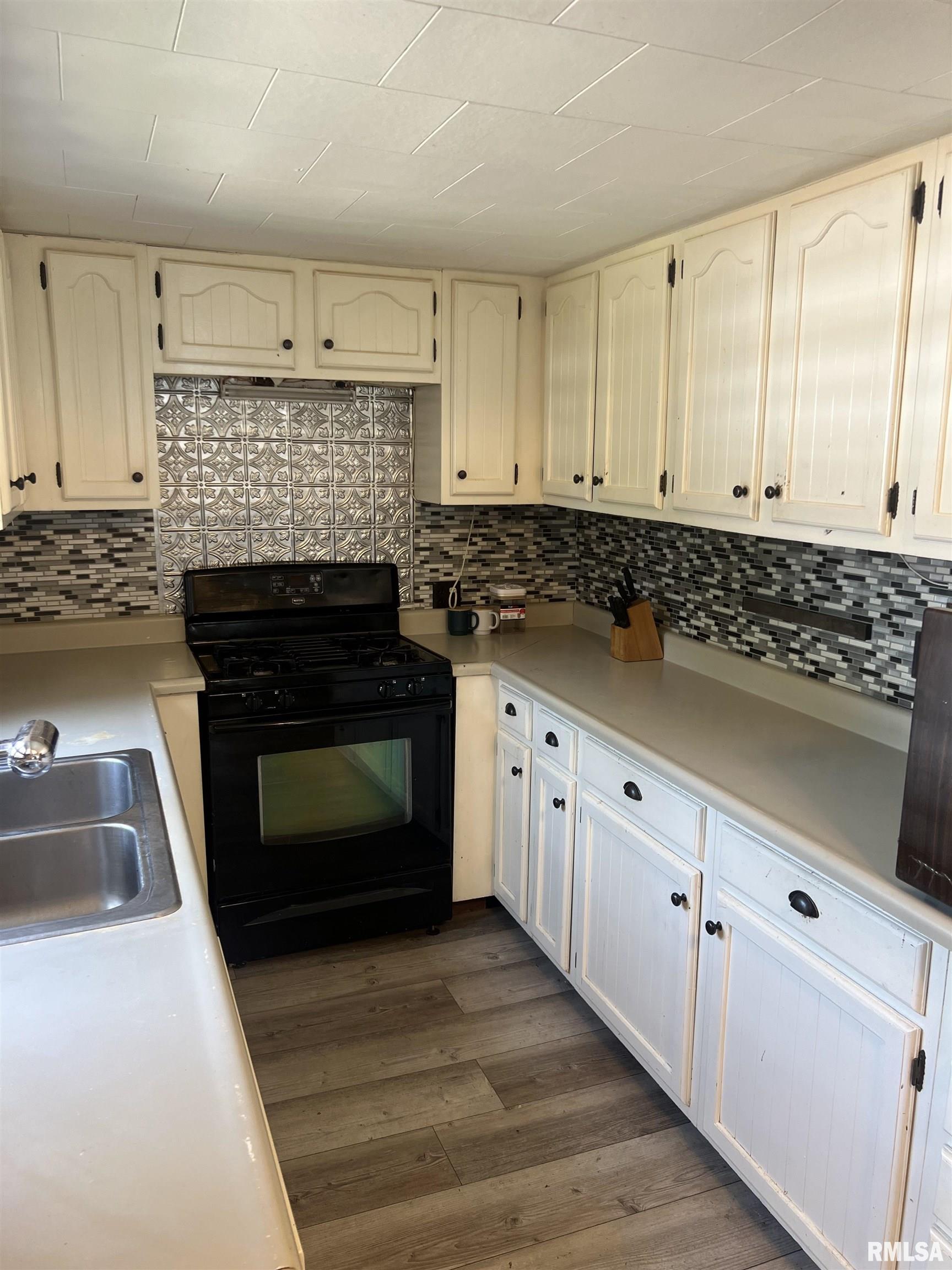 10623 West Center Road Mulkeytown, IL 62865 - Photo 9 of 39