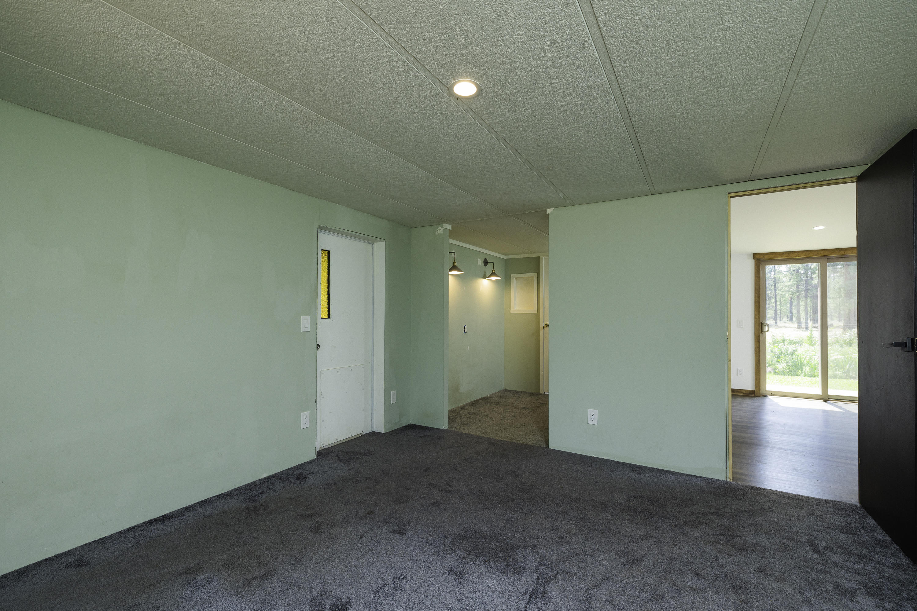14631 Bluegrass Loop Sisters, OR 97759 - Photo 5 of 27 Master Bedroom