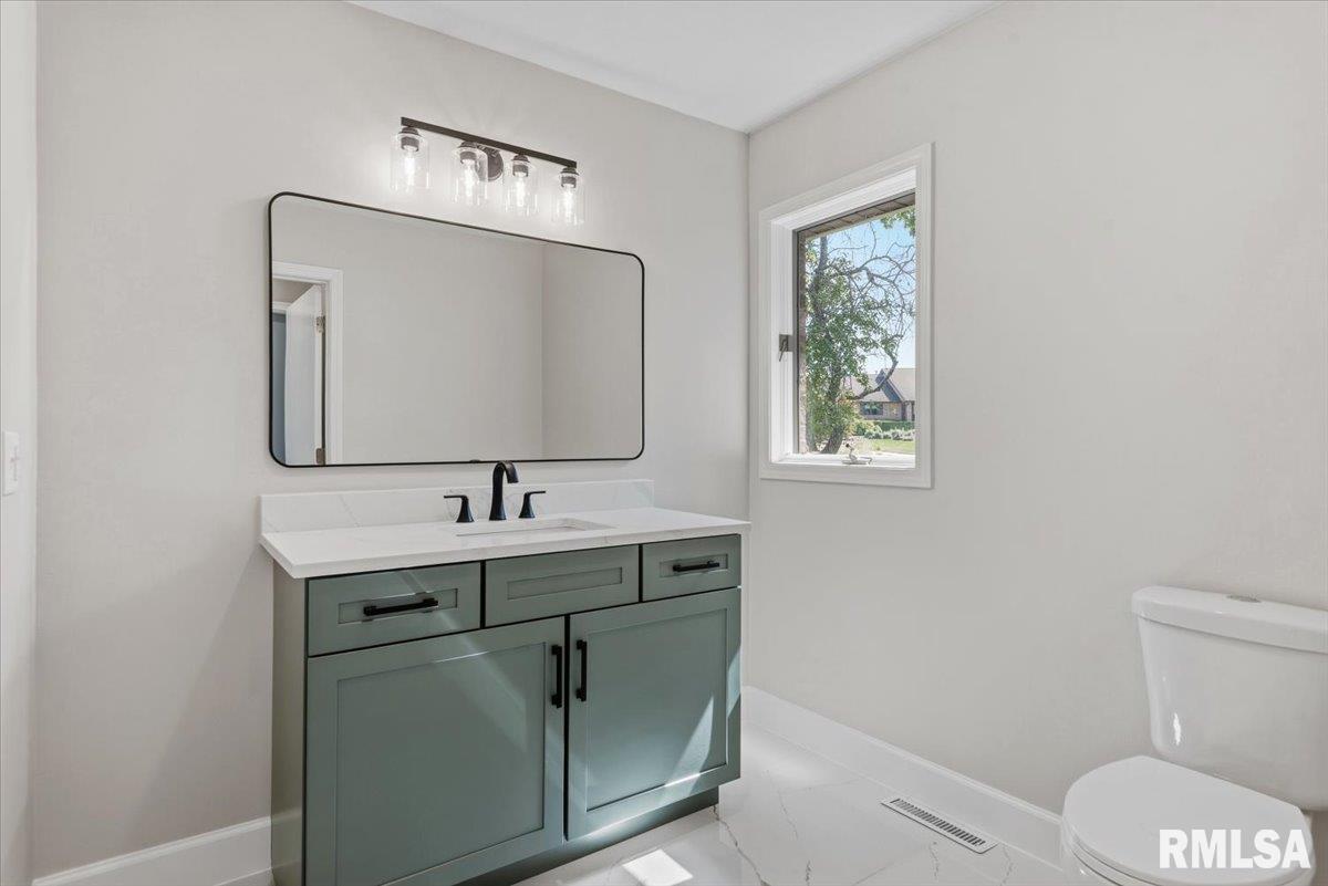 1904 Oak Creek Road Springfield, IL 62704 - Photo 39 of 90 Gallery Image 39
