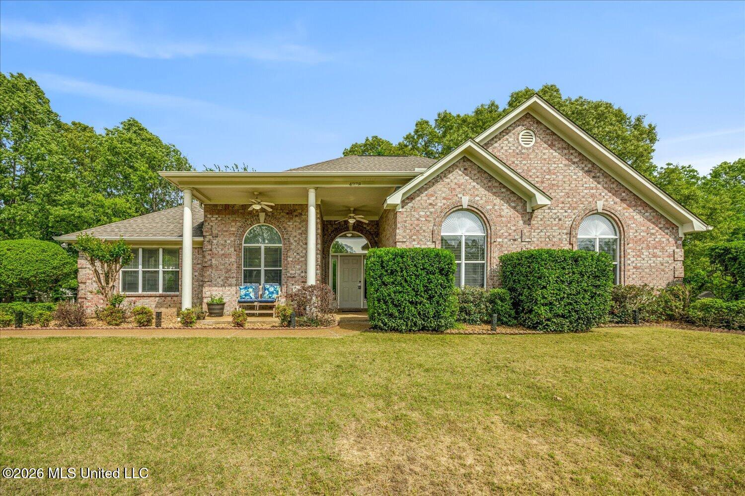 4278 Elizabeth Circle West Olive Branch, MS 38654 - Photo 1 of 32 01-2971798sj-01-4278 Elizabeth Cir W