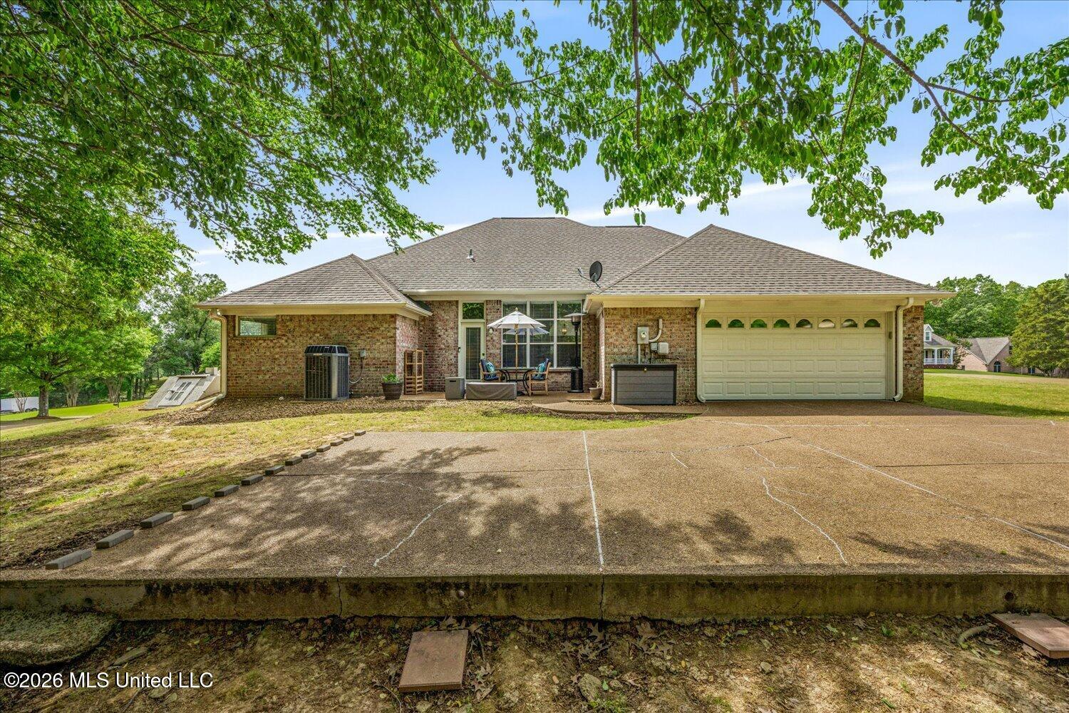 4278 Elizabeth Circle West Olive Branch, MS 38654 - Photo 30 of 32 30-2971798sj-30-4278 Elizabeth Cir W