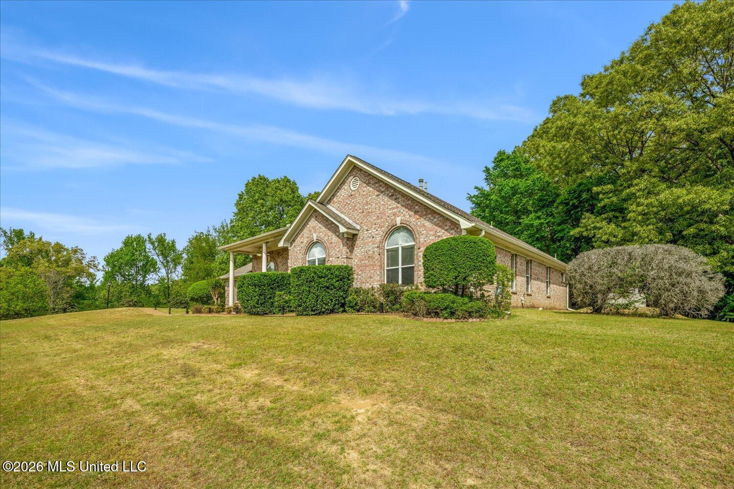 4278 Elizabeth Circle West Olive Branch, MS 38654 - Photo 3 of 32 03-2971798sj-03-4278 Elizabeth Cir W