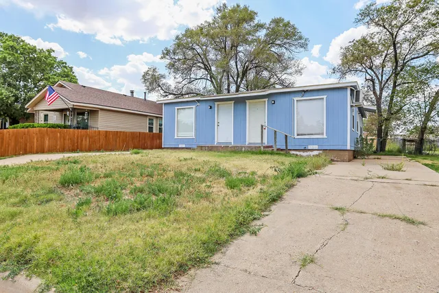 a house view with a outdoor space