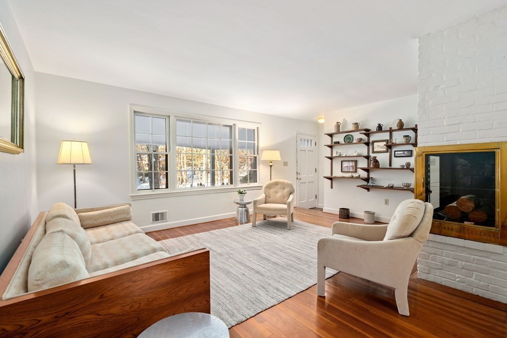 43 Colonial Road Sudbury, MA 01776 - Photo 2 of 37 Gallery Image 2