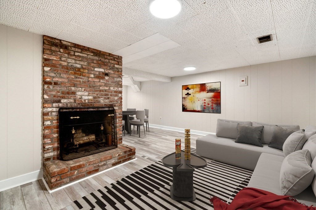 43 Colonial Road Sudbury, MA 01776 - Photo 7 of 37 Gallery Image 7