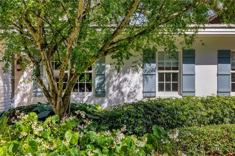 $3,590,000 | 935 Escobar Avenue, Coral Gables, FL 33134