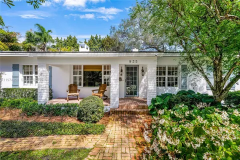 $3,590,000 | 935 Escobar Avenue, Coral Gables, FL 33134