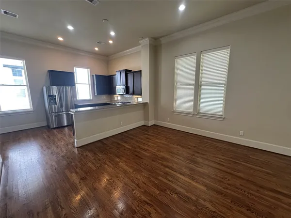 $2,800 | 2021 Fannin Station, Houston, TX 77045