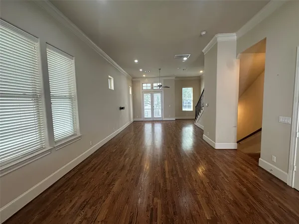 $2,800 | 2021 Fannin Station, Houston, TX 77045